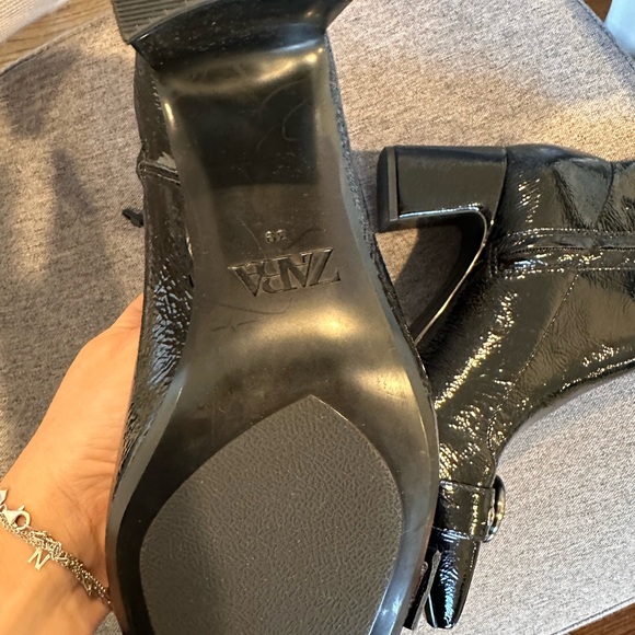 ZARA. Black Patent Leather Ankle Boots - Picture 4 of 6
